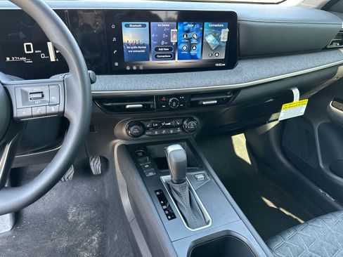 New 2026 Nissan Kicks SV w/ Charging Package FWD image 26