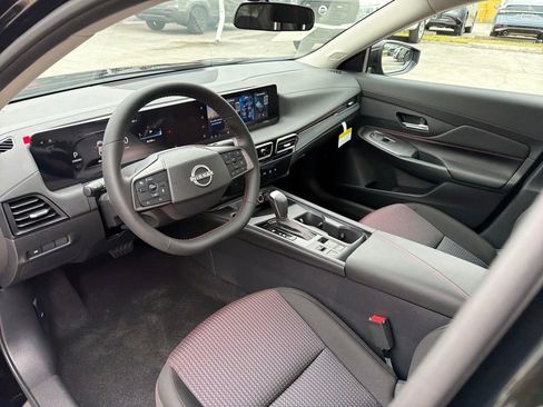 New 2026 Nissan Sentra SR w/ Floor Mat Package image 13