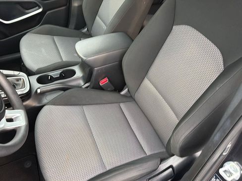 Used 2024 Kia Soul LX w/ Option Group 015 FWD image 28