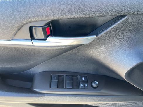 Used 2023 Toyota Camry SE image 13