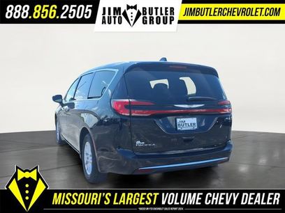 Used 2024 Chrysler Pacifica Touring-L