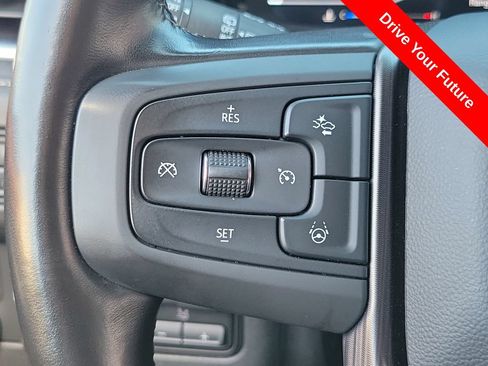 Used 2023 GMC Yukon XL Denali Ultimate AWD/4WD image 5