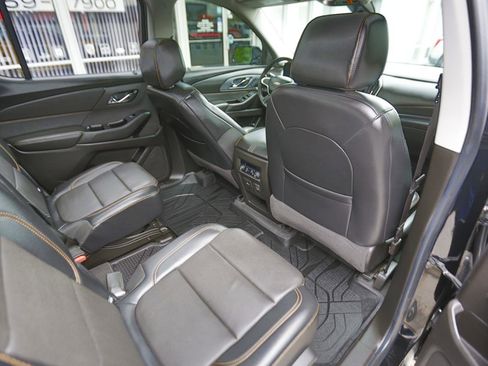 Used 2018 Chevrolet Traverse Premier w/ Driver Confidence II Package FWD image 15