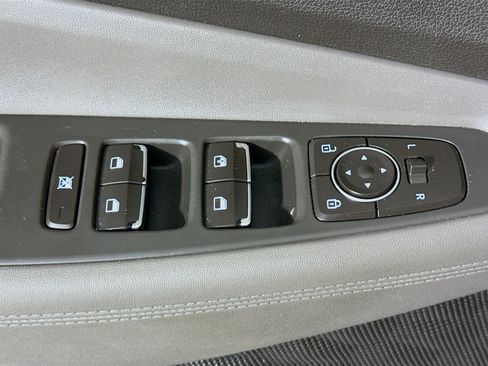 Used 2020 Hyundai Santa Fe SE FWD image 23