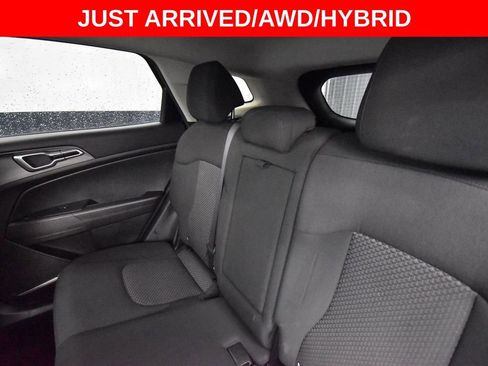 Used 2023 Kia Sportage LX image 12