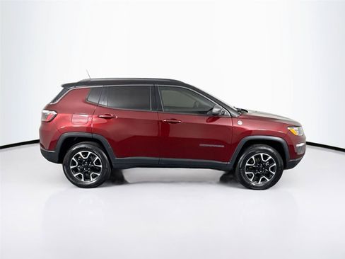 Used 2021 Jeep Compass Trailhawk AWD/4WD image 10