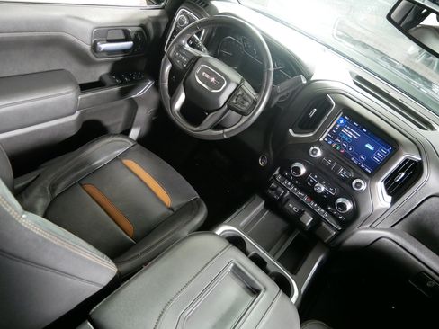 Used 2021 GMC Sierra 1500 AT4 w/ AT4 Preferred Package AWD/4WD image 9