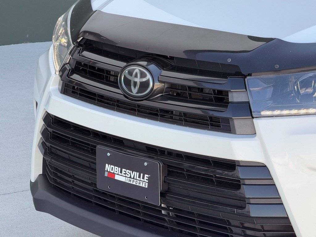 Used 2019 Toyota Highlander XLE AWD/4WD image 12