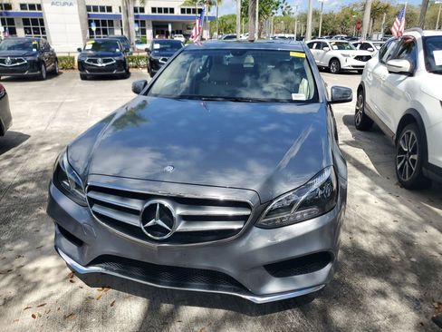 Used 2014 Mercedes-Benz E 350 4MATIC Sedan image 3