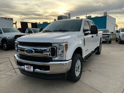 Used 2019 Ford F250 XL w/ STX Appearance Package image 2