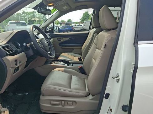 Used 2016 Honda Pilot Touring image 16