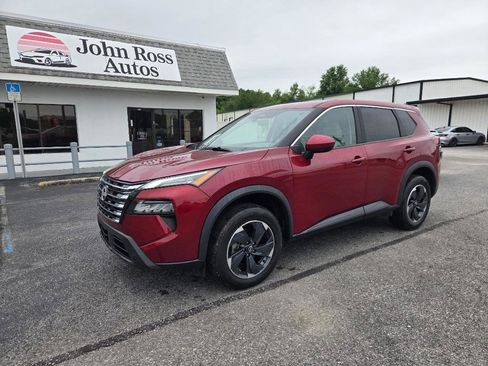 Used 2025 Nissan Rogue SV AWD/4WD image 1