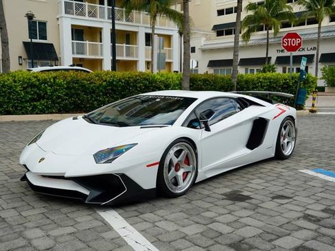 Used 2016 Lamborghini Aventador LP 750-4 Superveloce AWD/4WD image 2