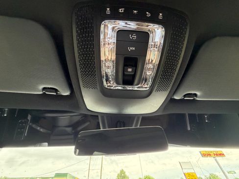 Used 2023 Mercedes-Benz GLB 250 4MATIC image 18