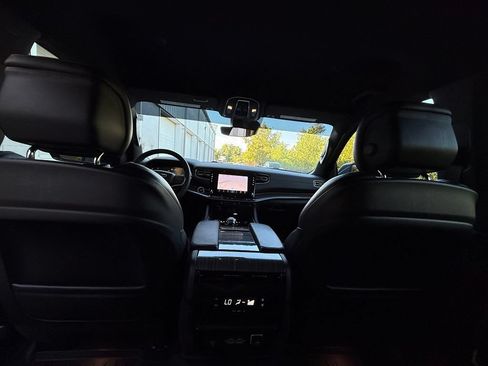 Used 2022 Jeep Wagoneer Series II AWD/4WD image 32