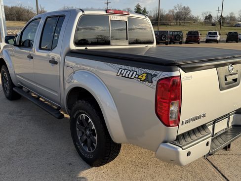 Used 2019 Nissan Frontier PRO-4X image 6