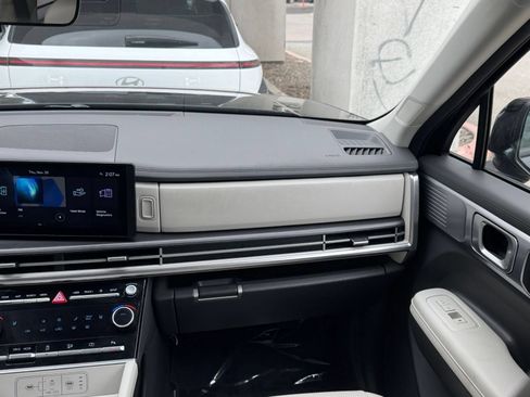 Used 2025 Hyundai Santa Fe SEL FWD image 36