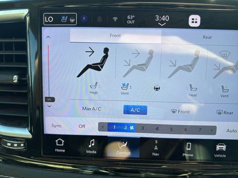 Used 2023 Chrysler Pacifica Limited image 31