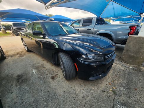 Used 2015 Dodge Charger SE w/ Sport Appearance Group RWD image 1