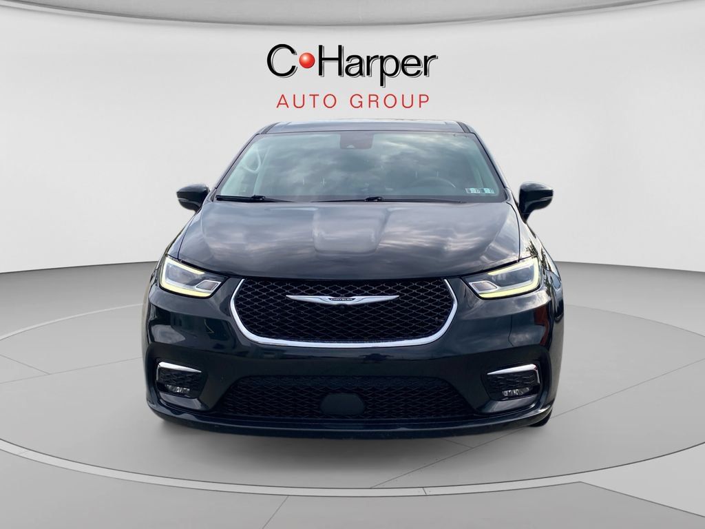 Used 2024 Chrysler Pacifica Touring-L FWD image 7