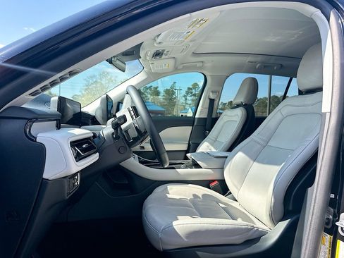 Used 2025 Lincoln Aviator Reserve w/ Illumination Package image 8