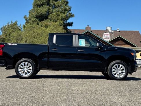 Certified 2025 Chevrolet Silverado 1500 Custom image 3