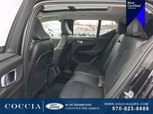 Used 2020 Volvo XC40 T5 Momentum w/ Protection Package Premier image 10