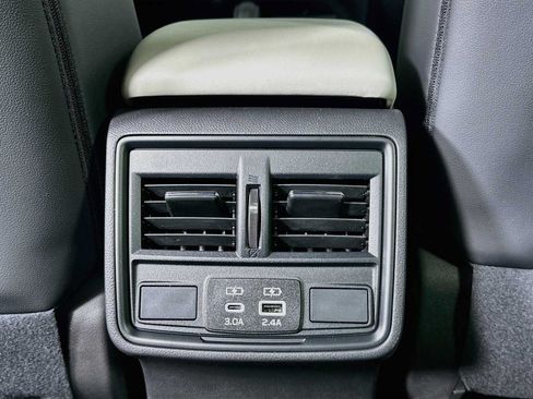 Certified 2026 Subaru Forester Premium AWD/4WD image 23
