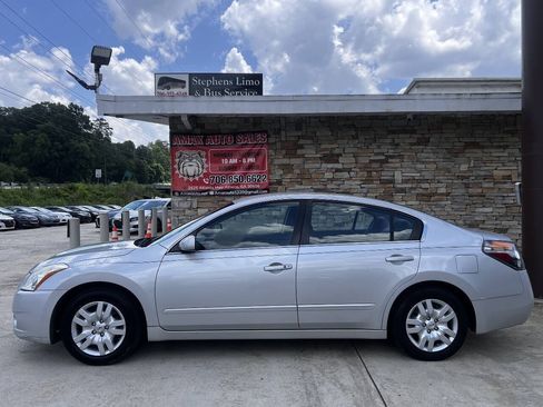 Used 2011 Nissan Altima 2.5 S FWD image 3