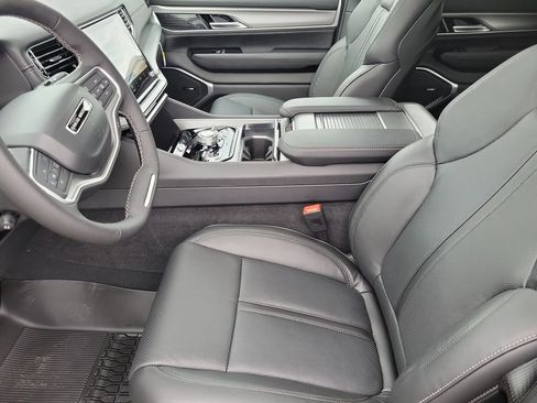 New 2026 Jeep Grand Wagoneer 4WD image 22