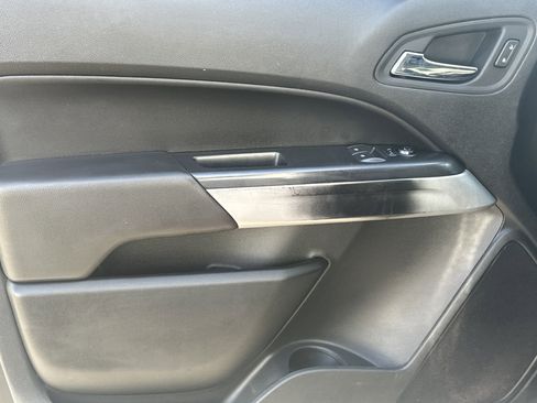 Used 2022 Chevrolet Colorado LT w/ Fleet Safety Package image 10