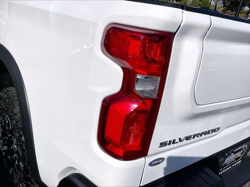 Used 2023 Chevrolet Silverado 1500 ZR2 w/ Technology Package image 27