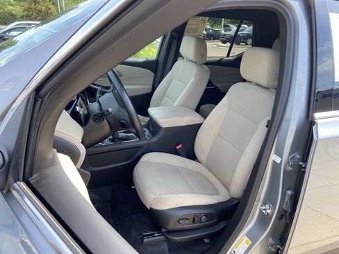 Used 2023 Chevrolet Traverse LT w/ LPO, Cargo Package AWD/4WD image 17