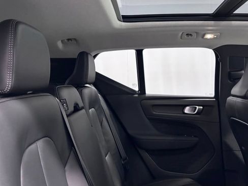 Certified 2025 Volvo XC40 B5 Plus AWD/4WD image 24