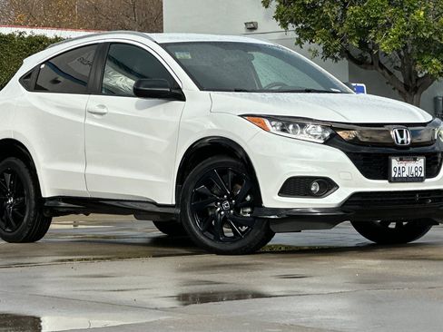 Used 2022 Honda HR-V Sport image 2