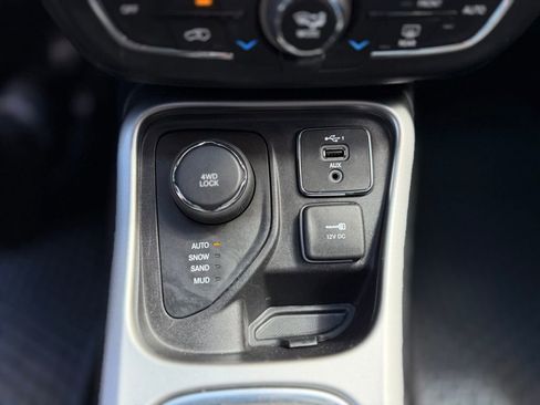 Used 2021 Jeep Compass Latitude w/ Convenience Group AWD/4WD image 20