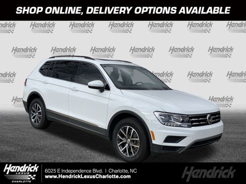 Used 2020 Volkswagen Tiguan SE w/ Panoramic Sunroof Package image 1