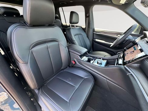 New 2026 Jeep Grand Cherokee L Limited w/ Luxury Tech Group II AWD/4WD image 22