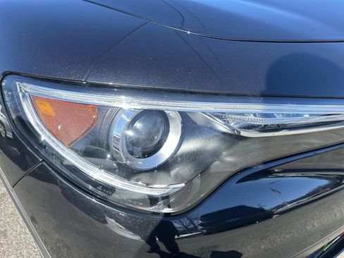Used 2018 Alfa Romeo Stelvio Ti image 3