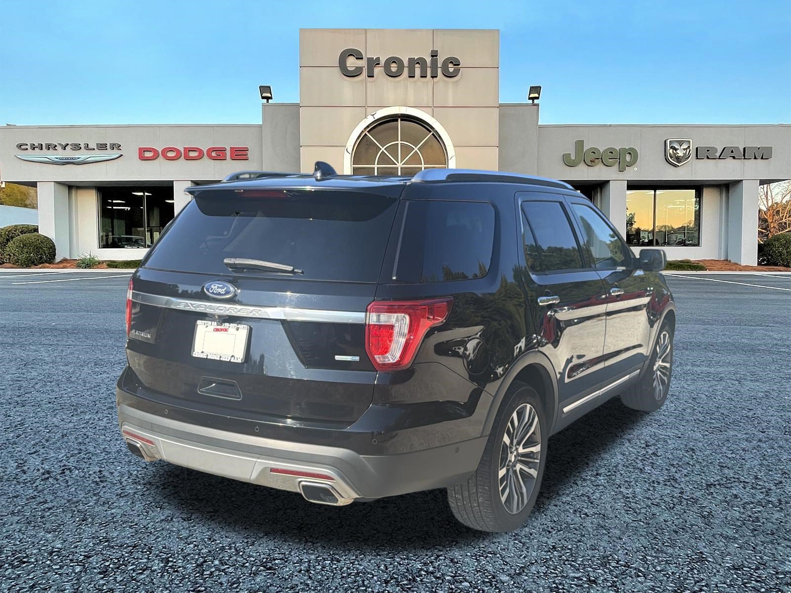 Used 2016 Ford Explorer Platinum AWD/4WD image 5