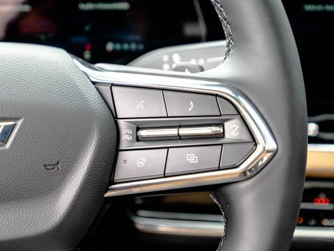 New 2026 Chevrolet Equinox ACTIV AWD/4WD image 17