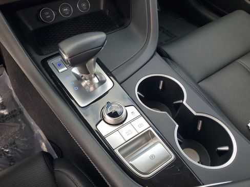 Used 2025 Genesis G70 2.5T RWD image 23