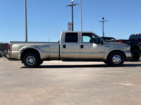 Used 2001 Ford F350 XLT image 6