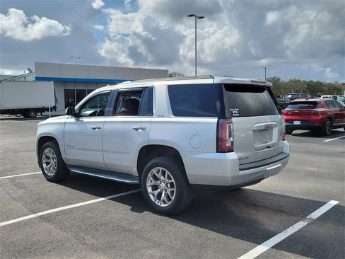 Used 2017 GMC Yukon SLE w/ SLE Value Package image 15