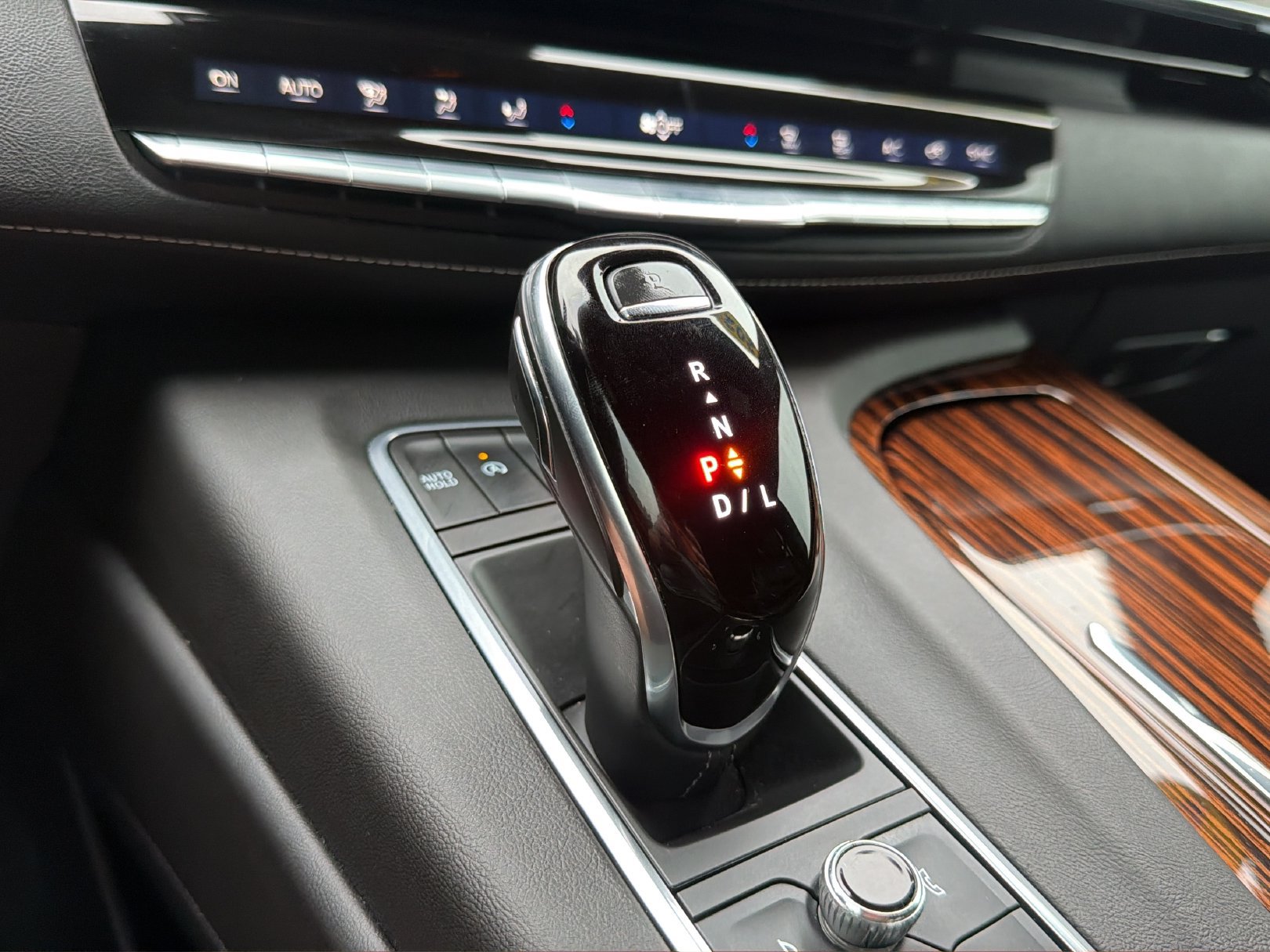 Used 2021 Cadillac Escalade ESV Premium Luxury AWD/4WD image 29