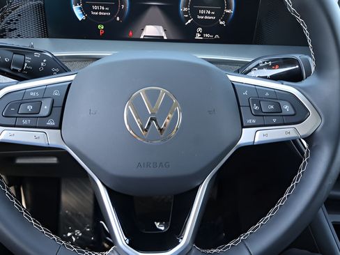 Used 2025 Volkswagen Tiguan S AWD/4WD image 21