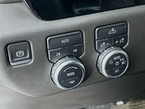 Used 2024 GMC Sierra 1500 Elevation image 17