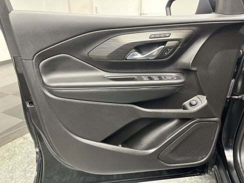 Certified 2024 GMC Terrain SLT image 7