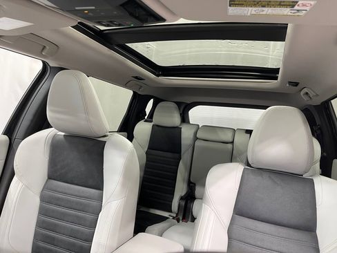 New 2025 Mitsubishi Outlander SE image 9