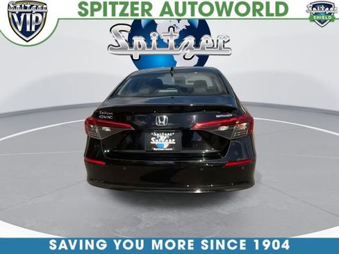 Used 2022 Honda Civic Touring image 2